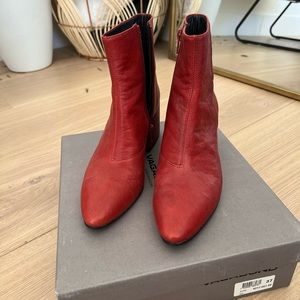 Vagabond Olivia red leather booths size 7